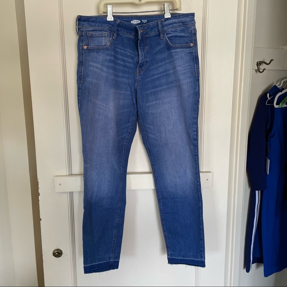 Old Navy Denim - Old Navy - NWOT Rockstar Super Skinny Jeans 👖for Women - size 12